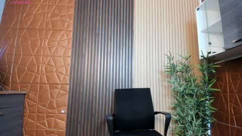 Charlotte  Everyday From 0700 to 1300 Col Time online show from 27, 1, 2025