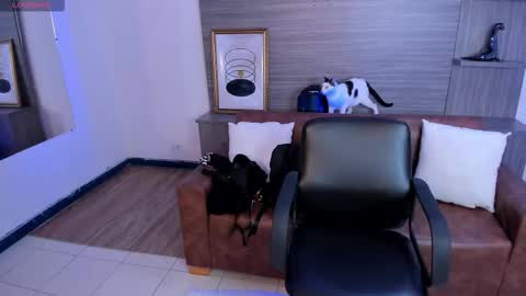 Charlotte  Everyday From 0700 to 1300 Col Time online show from 12, 9, 2025