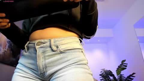 Charlotte  Everyday From 0700 to 1300 Col Time online show from 26, 4, 2026