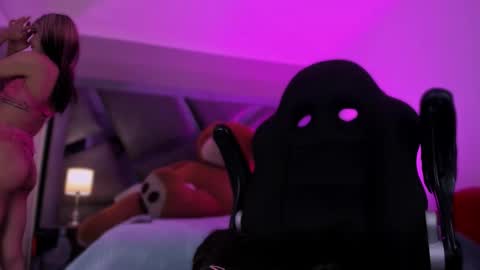 Snapshot of charlotteinpole chatting on 16, 3, 2026 Charlotte online show from 16, 3, 2026