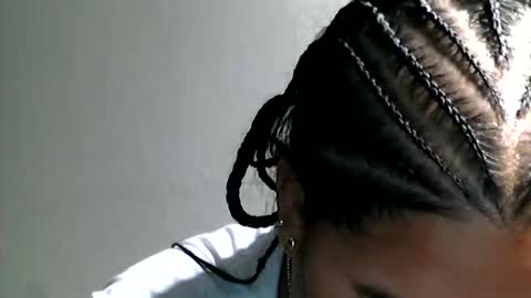 charlottequeen_21 online show from 23, 4, 2026