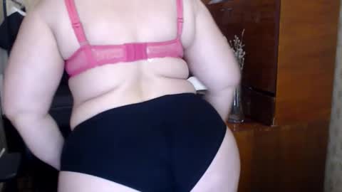 CharlotteXTasty online show from 22, 4, 2026