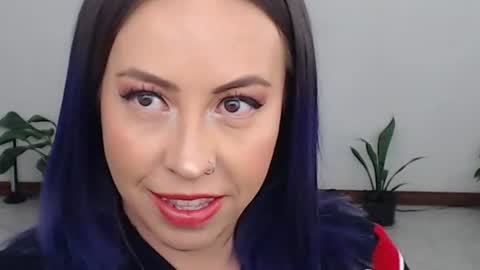 charlottezoe online show from 4, 8, 2026