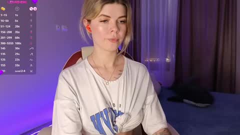 Snapshot of charming__kitty chatting on 25, 2, 2025 Kira online show from 25, 2, 2025