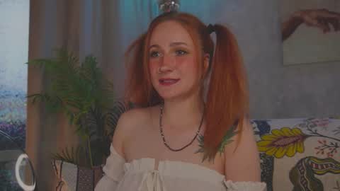 Snapshot of charming_lilly chatting on 4, 10, 2025 Lissa online show from 4, 10, 2025