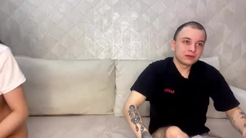 Snapshot of charmsexycouple chatting on 23, 4, 2026 Vin and Katie online show from 23, 4, 2026