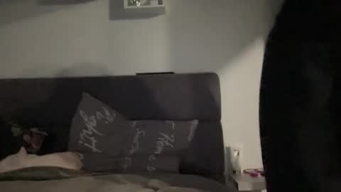 Vicky online show from 4, 10, 2025