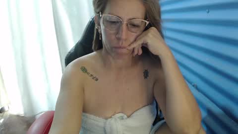 CHAYLA VICTORIA RUIZ  online show from 19, 4, 2026