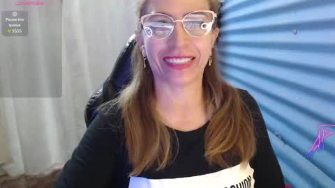 CHAYLA VICTORIA RUIZ  online show from 25, 4, 2026