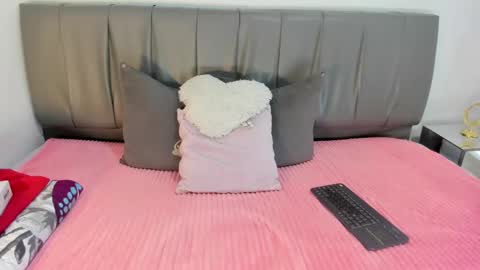 Snapshot of cheerlynn chatting on 4, 2, 2025 Cherlyn online show from 4, 2, 2025