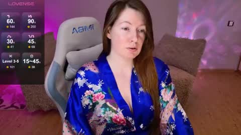 Snapshot of chelsey_rayne chatting on 5, 5, 2026 Instagram faroffland online show from 5, 5, 2026