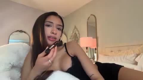 cherliecarmen online show from 21, 4, 2026