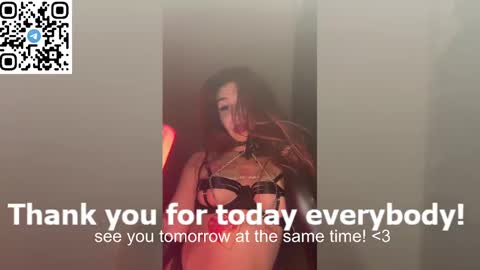 Vanessa Ray  STREAMING TIME everyday of the week  -  German time. except Saturday online show from 16, 2, 2025