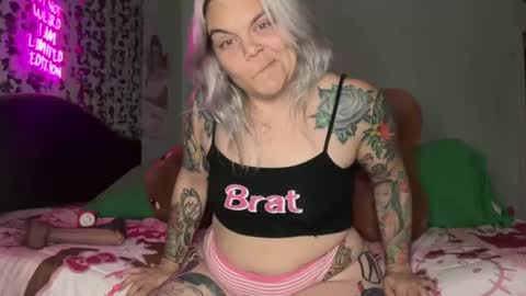 CherryBombBomb online show from 25, 6, 2026