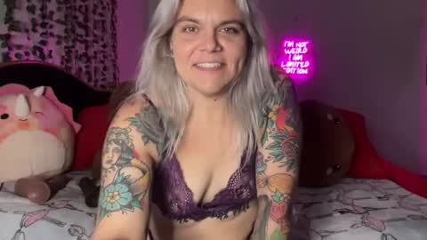 CherryBombBomb online show from 25, 7, 2026