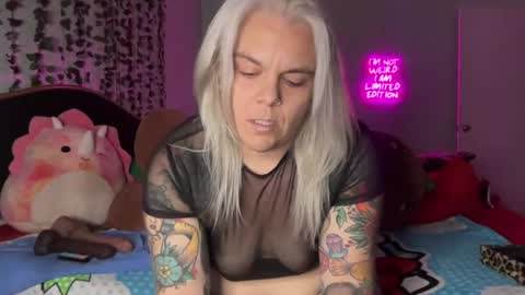 CherryBombBomb online show from 28, 7, 2026