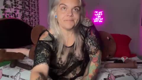 CherryBombBomb online show from 7, 8, 2026