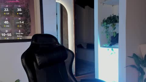 Snapshot of cherrybr_ chatting on 4, 12, 2025 Cherry Lady online show from 4, 12, 2025