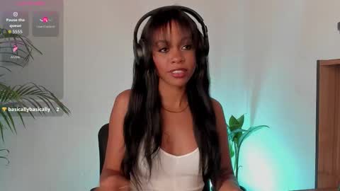 Snapshot of cherrybr_ chatting on 14, 12, 2025 Cherry Lady online show from 14, 12, 2025