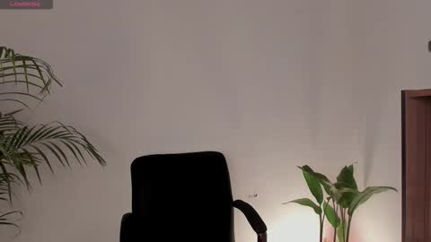 Snapshot of cherrybr_ chatting on 15, 12, 2025 Cherry Lady online show from 15, 12, 2025