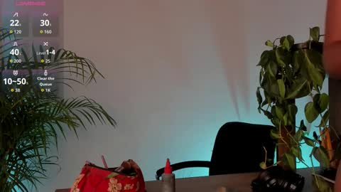 Snapshot of cherrybr_ chatting on 21, 12, 2025 Cherry Lady online show from 21, 12, 2025