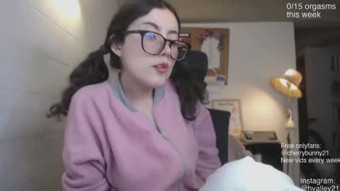 Sarah Prez online show from 25, 4, 2026
