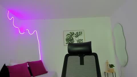 C H E R R Y online show from 26, 9, 2025