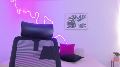 C H E R R Y online show from 23, 10, 2025