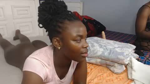 Snapshot of cherryebonny chatting on 22, 9, 2025 cherryebonny online show from 22, 9, 2025