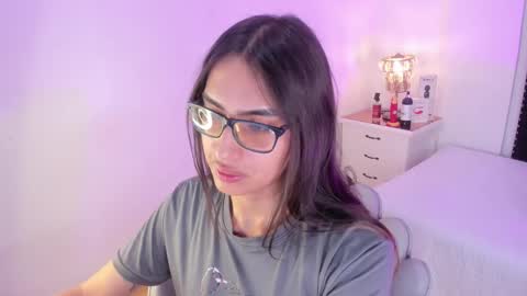 Snapshot of cherrylady2 chatting on 4, 10, 2025 Cherry online show from 4, 10, 2025