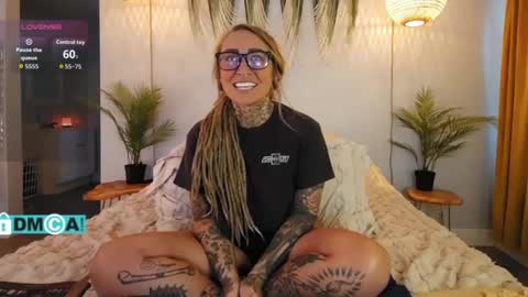 Chevi Blue online show from 25, 9, 2025