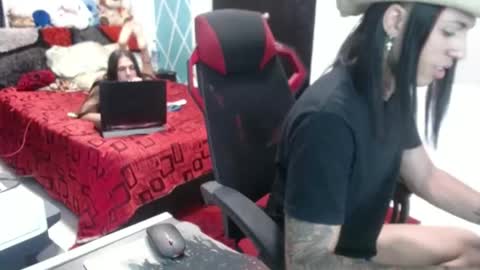 chico_explosivo online show from 17, 9, 2025