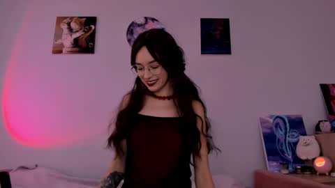 Vivian online show from 25, 10, 2025