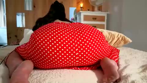 yoursensualparadise online show from 5, 6, 2026