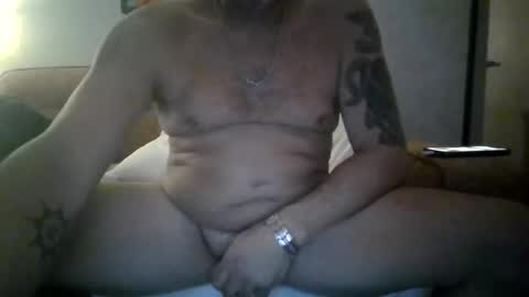 Snapshot of chippy70 chatting on 17, 12, 2025 chippy70 online show from 17, 12, 2025