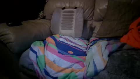 Snapshot of chippy70 chatting on 10, 4, 2026 chippy70 online show from 10, 4, 2026