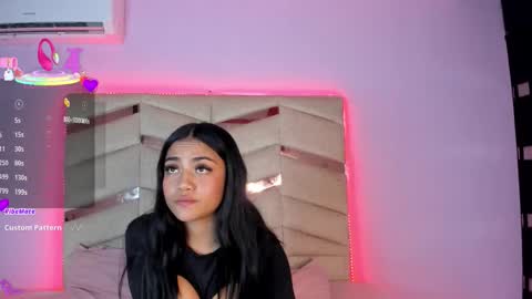 Snapshot of chiquicute chatting on 15, 9, 2025 laura online show from 15, 9, 2025