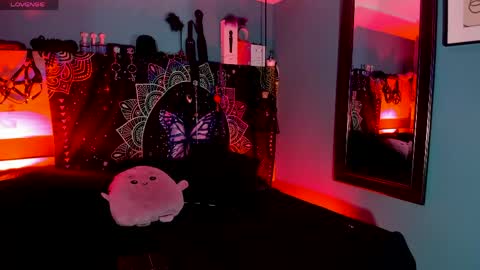 Chloeallennn  online show from 22, 4, 2026