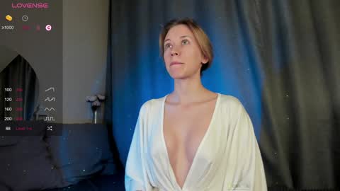 Snapshot of chloe__kiss chatting on 7, 1, 2025 Chloe online show from 7, 1, 2025