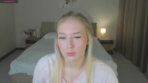 Snapshot of chloe_alba chatting on 12, 1, 2026 Chloe online show from 12, 1, 2026