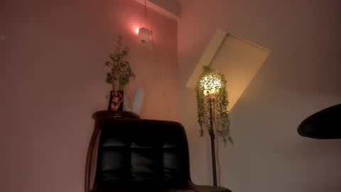 chloe_cooperr online show from 18, 10, 2025