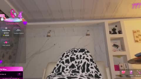 chloe_cooperr online show from 21, 4, 2026