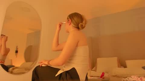 Chloe online show from 21, 3, 2026