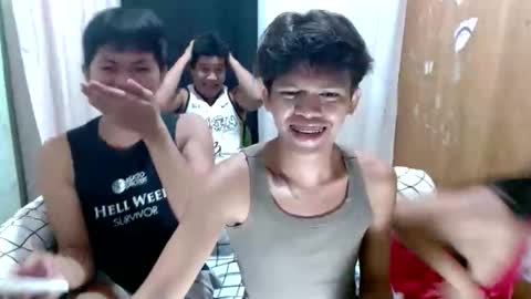 Snapshot of chloe_harlot chatting on 17, 11, 2025 chloe and harlot online show from 17, 11, 2025