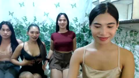 Snapshot of chloe_harlot chatting on 15, 6, 2026 chloe and harlot online show from 15, 6, 2026