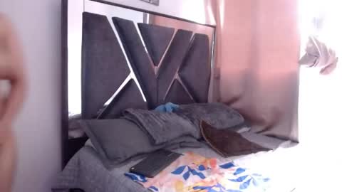 Chloe and Danna online show from 22, 4, 2026