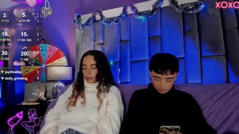 Isabella curly hair - Anastasia short hair  online show from 3, 12, 2024