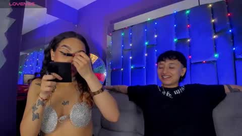 Isabella curly hair - Anastasia short hair  online show from 4, 1, 2025