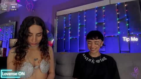 Isabella curly hair - Anastasia short hair  online show from 4, 1, 2025