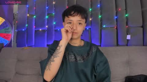 Isabella curly hair - Anastasia short hair  online show from 9, 1, 2025